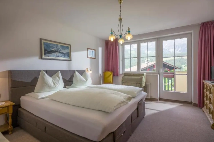 2 Bedrooms Apartment