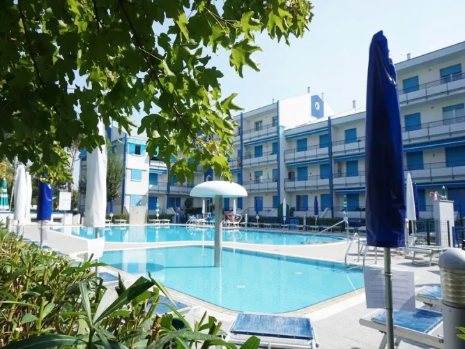 Comfortable Apartment in Residence With a Pool