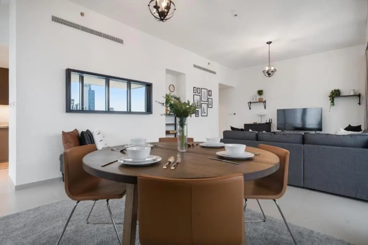 2 Bedrooms Apartment