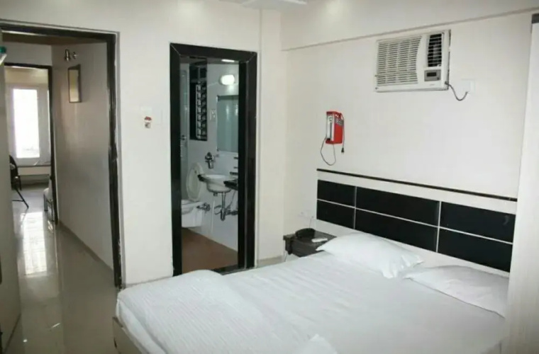 Hotel White Field