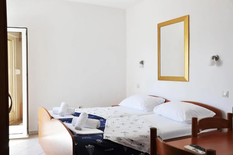 Sunrise Studio Apartments 3