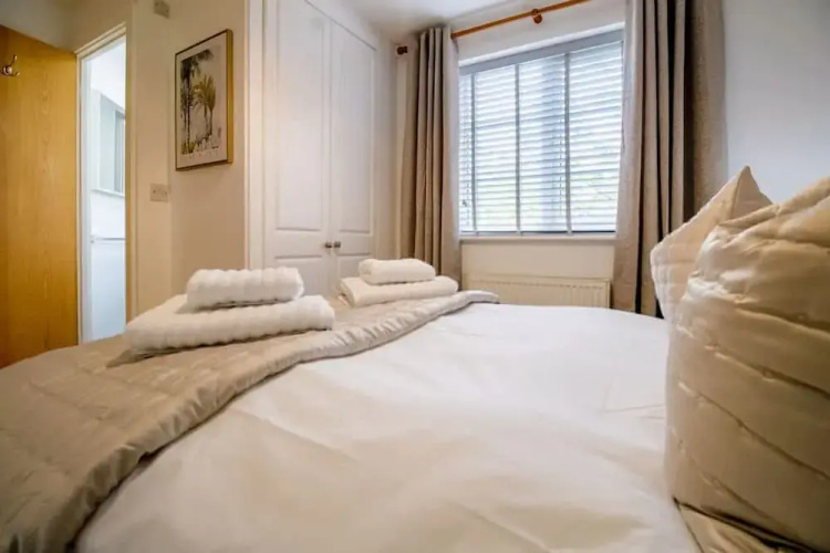 Host Stay Clover Field