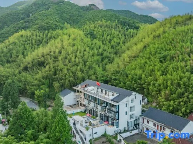 Mogan Moye and Ju Private Hot Spring Stream Tracing Design Villa