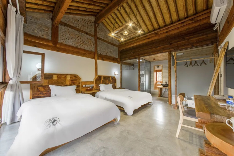 Vienna Hotel (Qujing Railway Station)