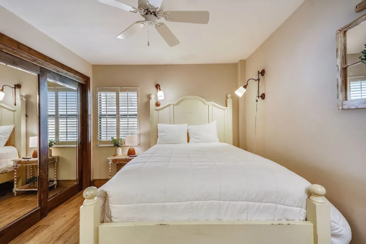 Inlet Reef 402 2 Bedroom Condo by RedAwning