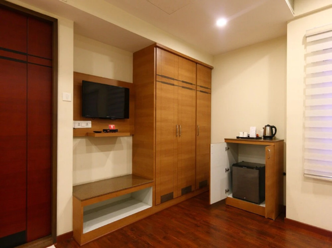 OYO 8108 Adore Residency