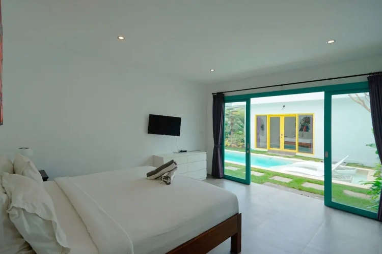 2 Bedrooms Villa