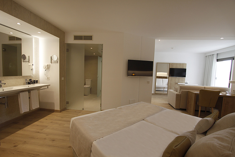 Bg Rei Del Mediterrani Hotel Adults Only photo 9