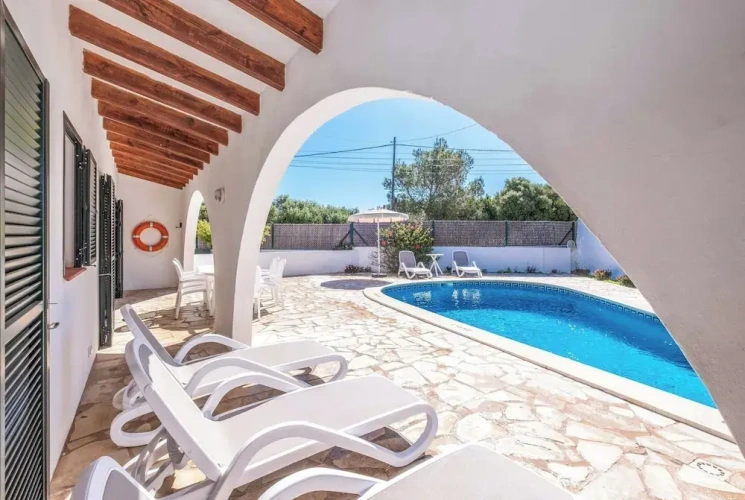 3 Bedrooms Villa