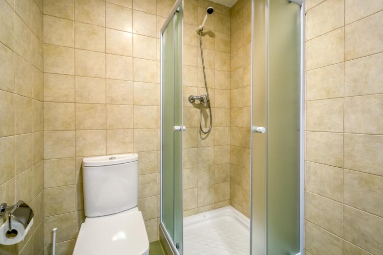 3 Bedrooms Apartment