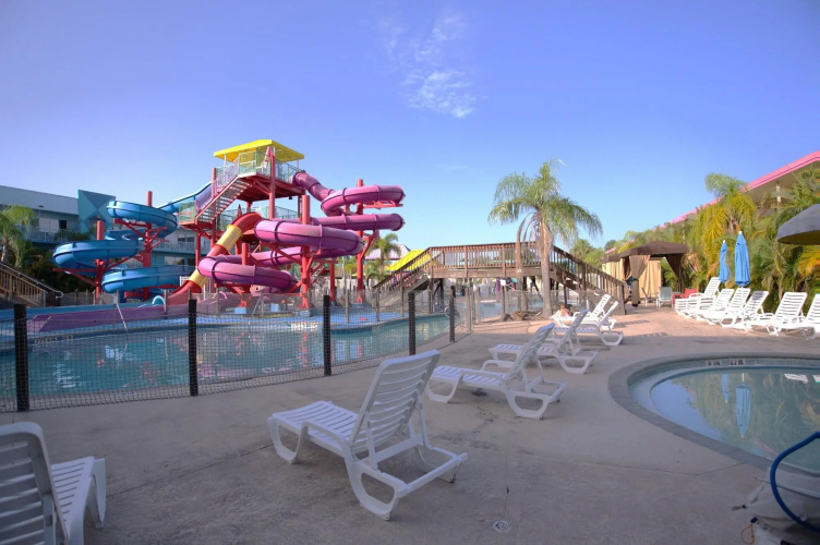 Ramada by Wyndham Hotel & Water Park photo 29