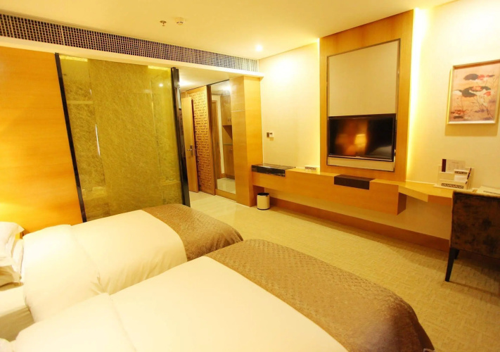 Silver Bay Hotel