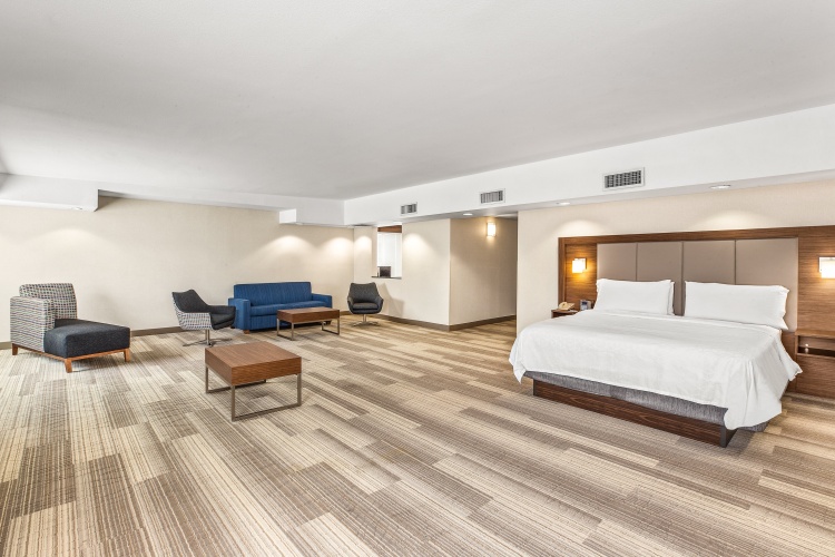 Holiday Inn Express & Suites Tacoma photo 8