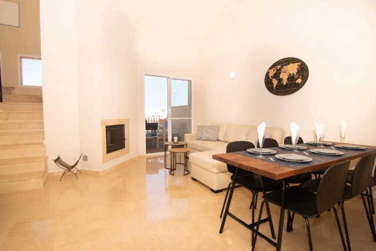 2247-Duplex 3 Bedrooms with 2 Terraces