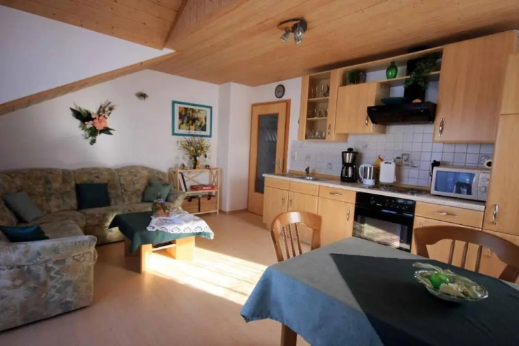 3 Bedrooms Apartment