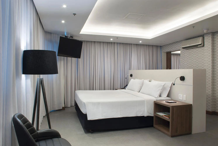Master Porto Alegre Hotel - Av Carlos Gomes, Proximo Consulado Americano