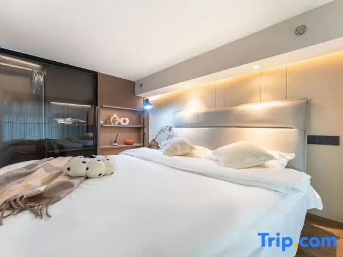 2 Bedrooms Standard room with pool view