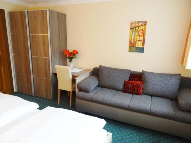2 Bedrooms Apartment