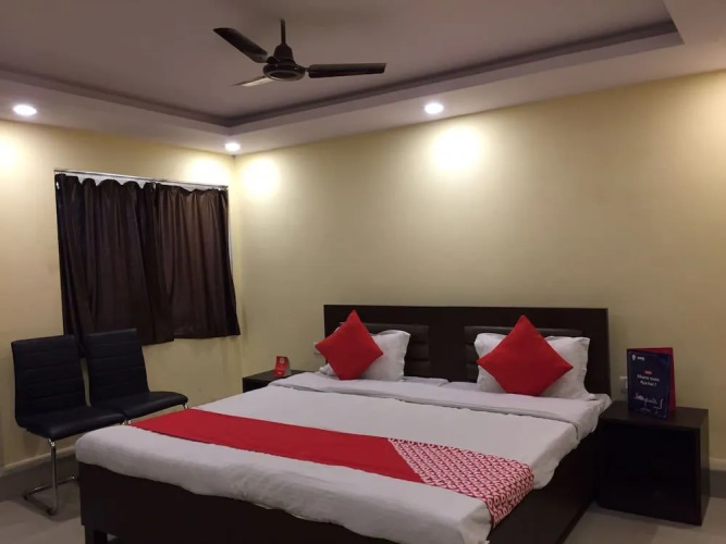 OYO 3511 Crystal Studio