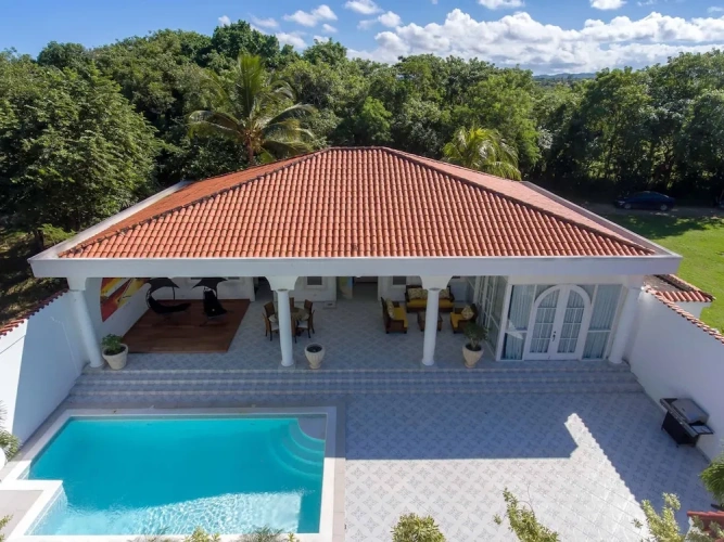 3 Bedrooms Villa