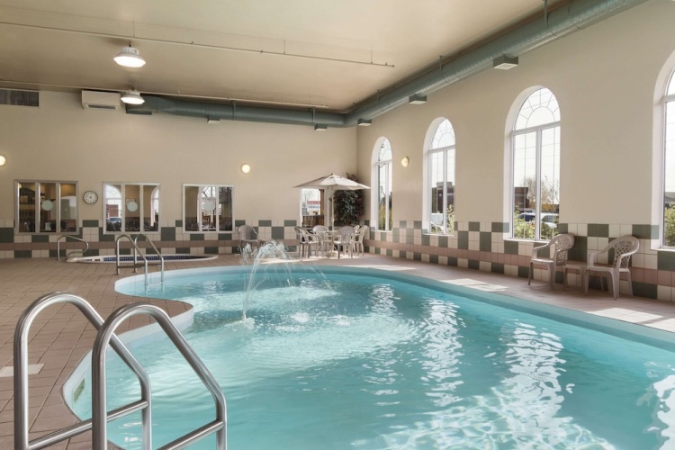 Days Inn & Suites by Wyndham Thunder Bay photo 12
