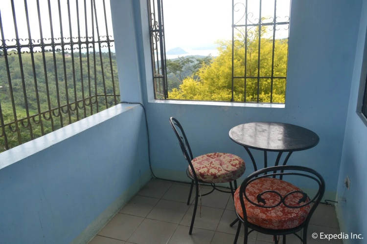 Royal Taal Inn