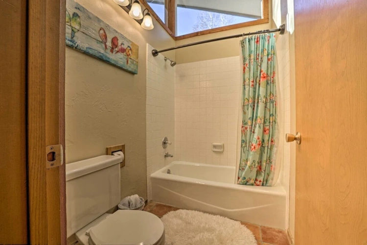 3 Bedrooms Cottage