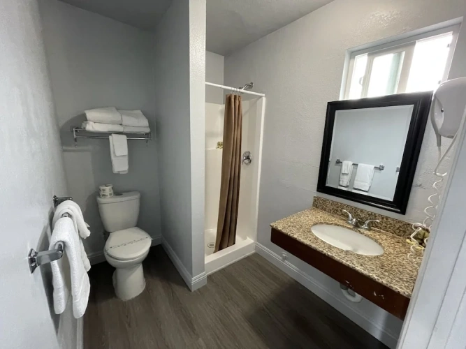 Economy Quadruple room