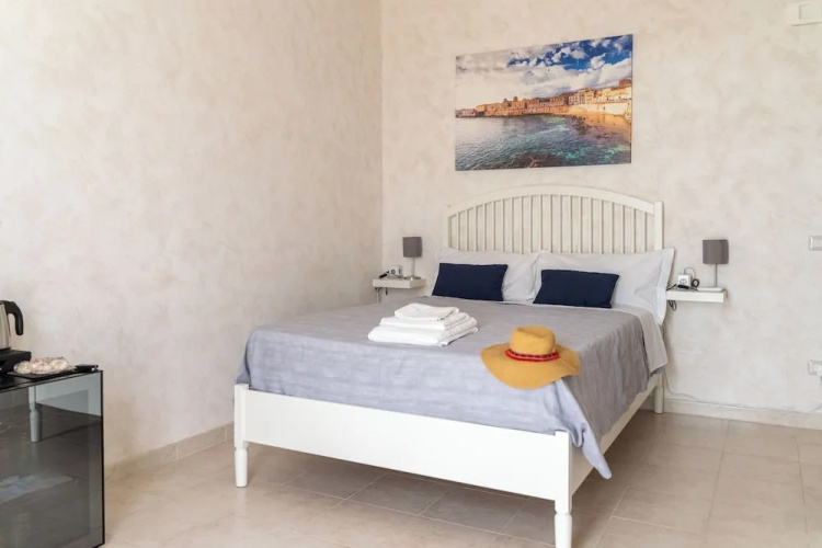 Etna Sunshine Rent Rooms