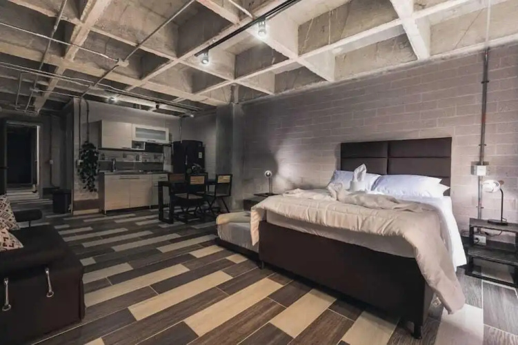 Hotel Magenta Lof