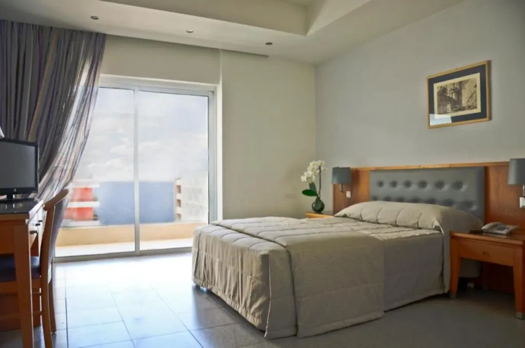 Standard Double room with partial sea view