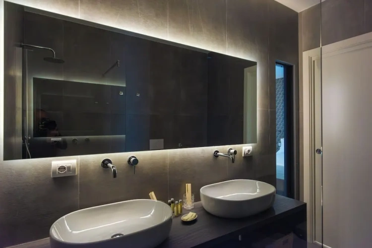 Luxury Double room with balcony and with city view