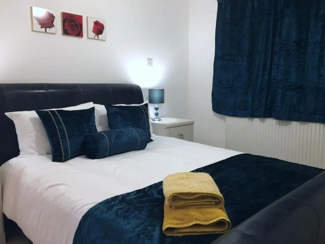 2 Bedrooms Apartment