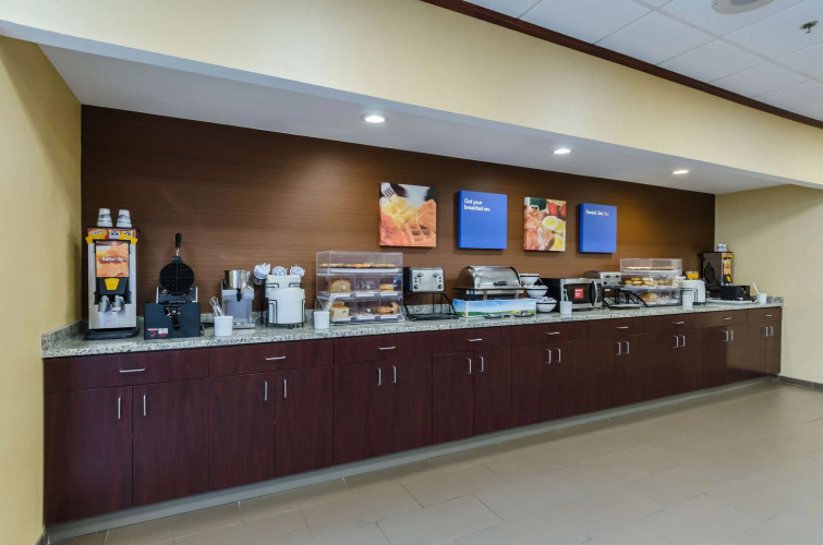 Comfort Inn Randolph - Boston photo 22