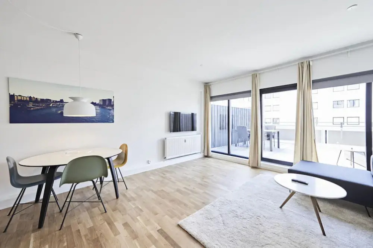 Cool 1-bed With Private Terrace