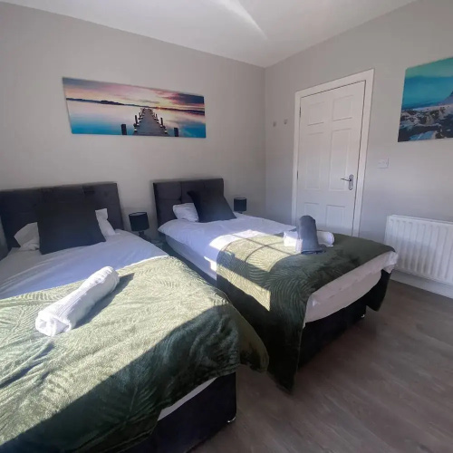 2BR Cozy Duplex in Belfast