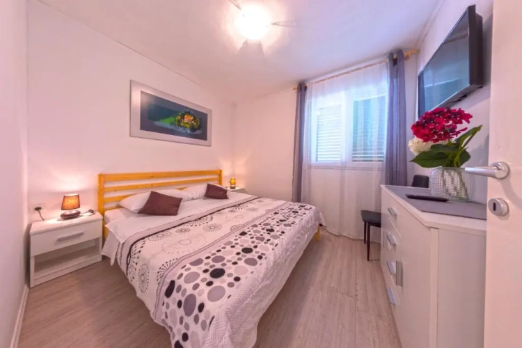 1 Bedroom Apartment with balcony