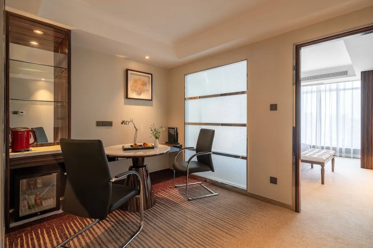 Suning Universal Hotel