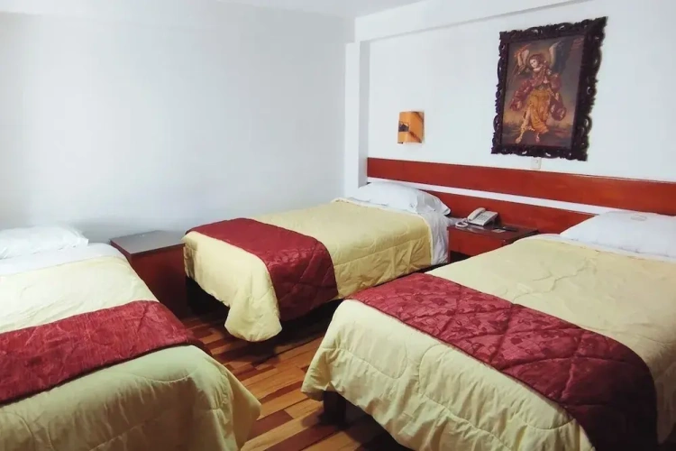 Standard Triple room