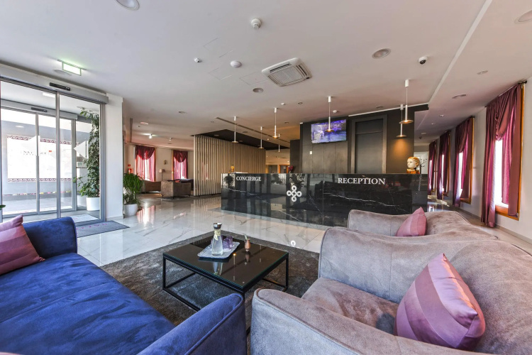 Hotel Salona Palace