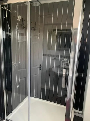 Impeccable 3-bed House in Birmingham
