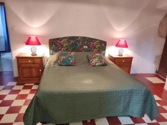 2 Bedrooms Apartment