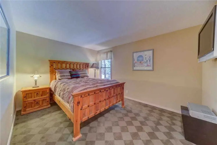 Diamond Peak Lane 20