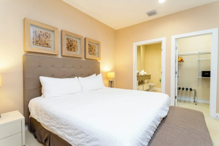 Gorgeous 4 Bd Close to Disney @ Magic Village 3114