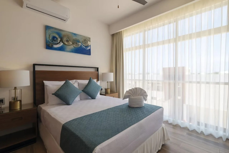 Heaven Hotel