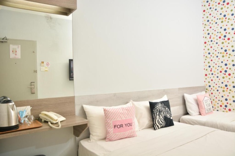 Standard Triple room