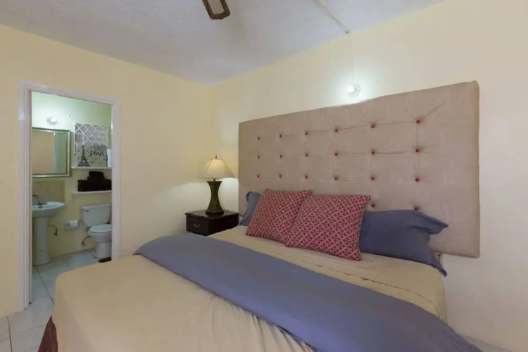 1 Bedroom Business Apartment with balcony