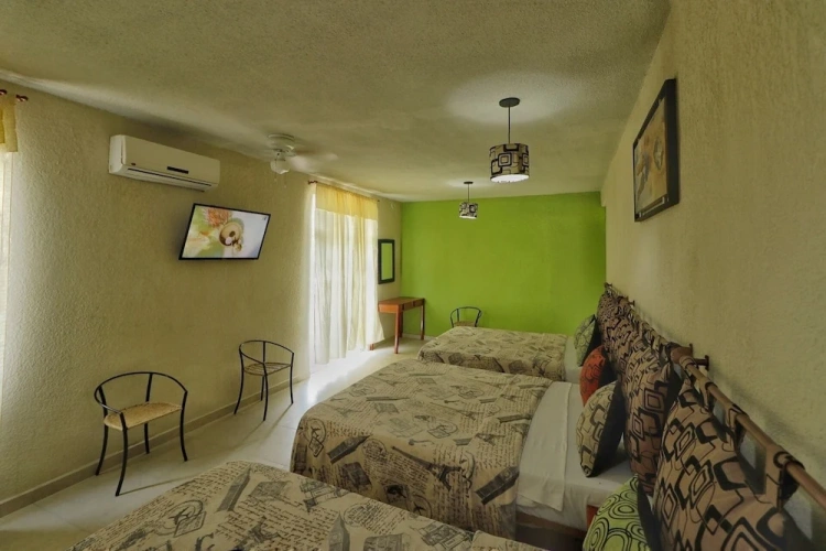 Standard Triple room with balcony