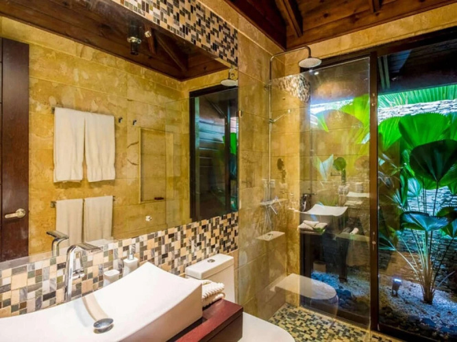 Sunny Vacation Villa 62