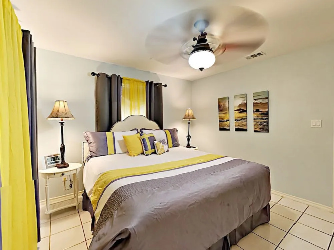 108 E Whiting St House - 2 Br apts by RedAwning